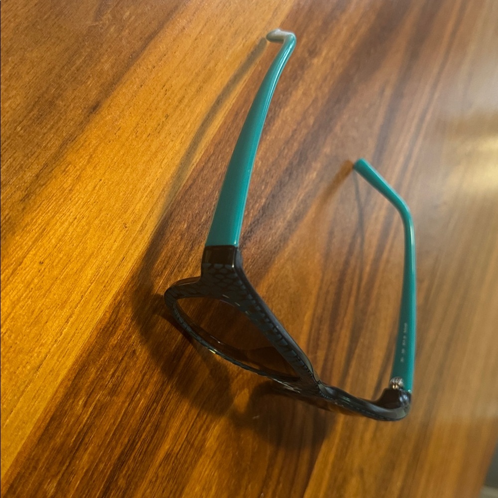Emilio Pucci Stylish Snake Print sunglasses - Picture 3 of 4